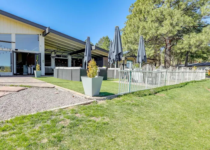 Townhome Near Dtwn Flagstaff: Grill, Golf & Relax! Casa vacanze