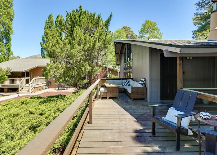 Townhome Near Dtwn Flagstaff: Grill, Golf & Relax!